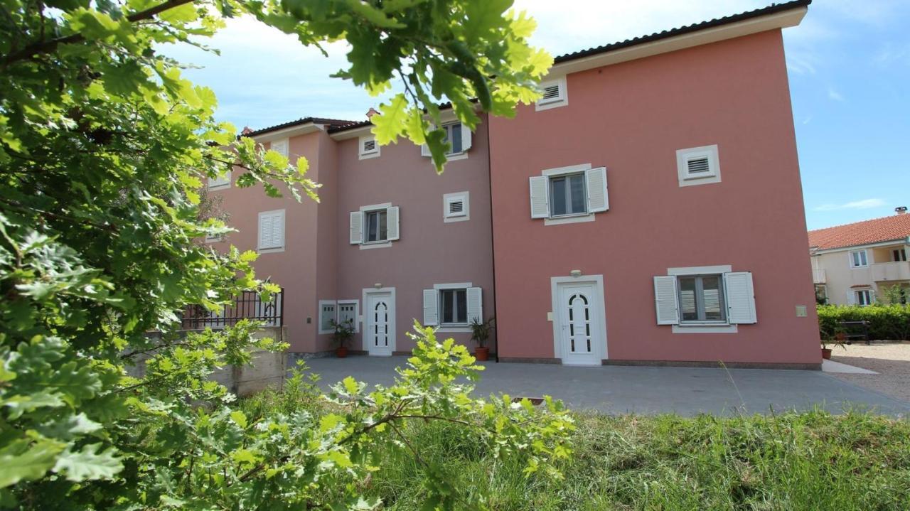Apartments Jela Sveti Vid-Miholjice Екстер'єр фото