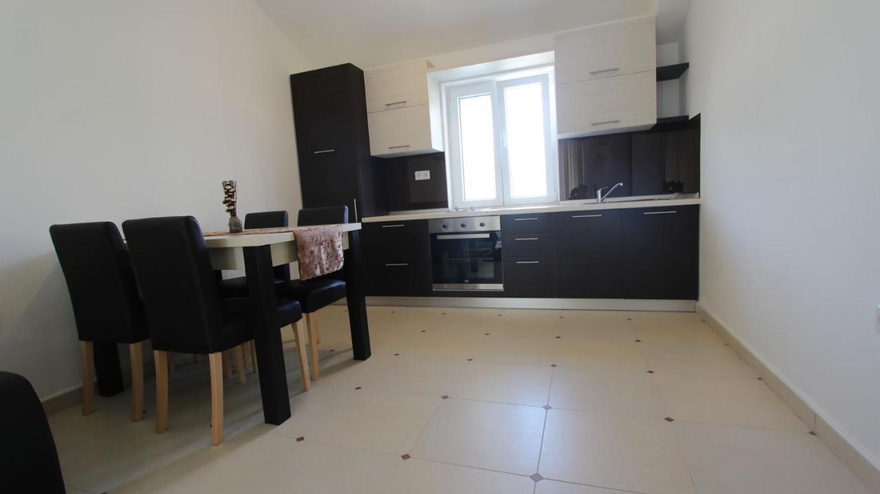 Apartments Jela Sveti Vid-Miholjice Екстер'єр фото
