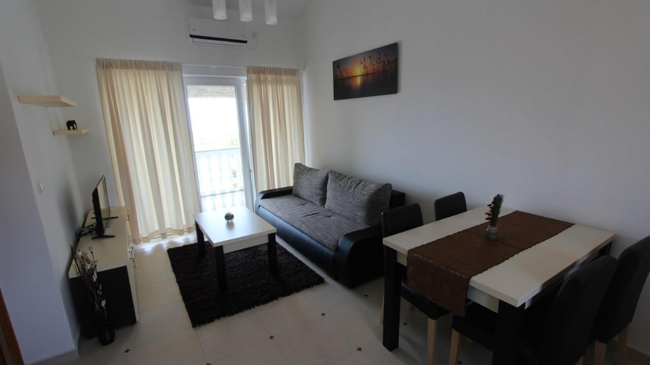 Apartments Jela Sveti Vid-Miholjice Екстер'єр фото