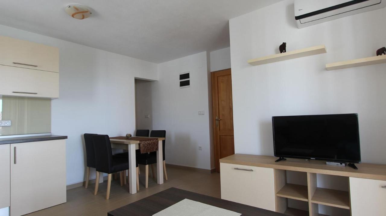 Apartments Jela Sveti Vid-Miholjice Екстер'єр фото