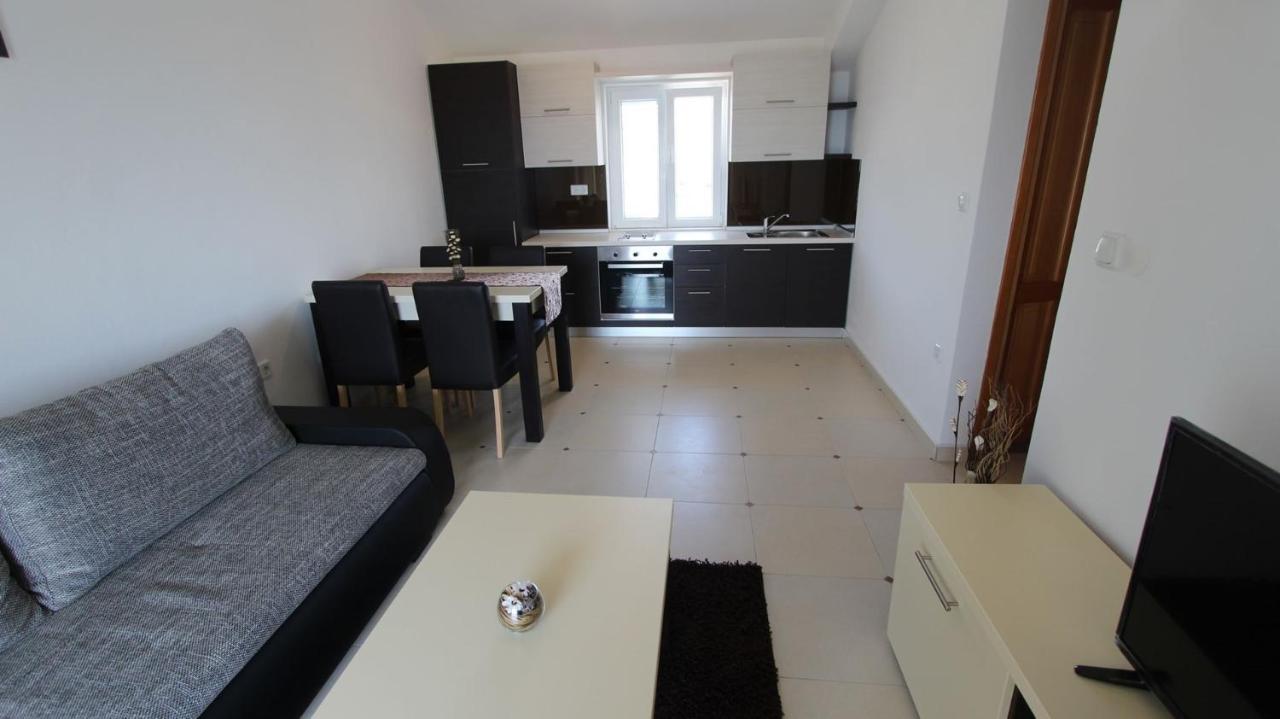 Apartments Jela Sveti Vid-Miholjice Екстер'єр фото