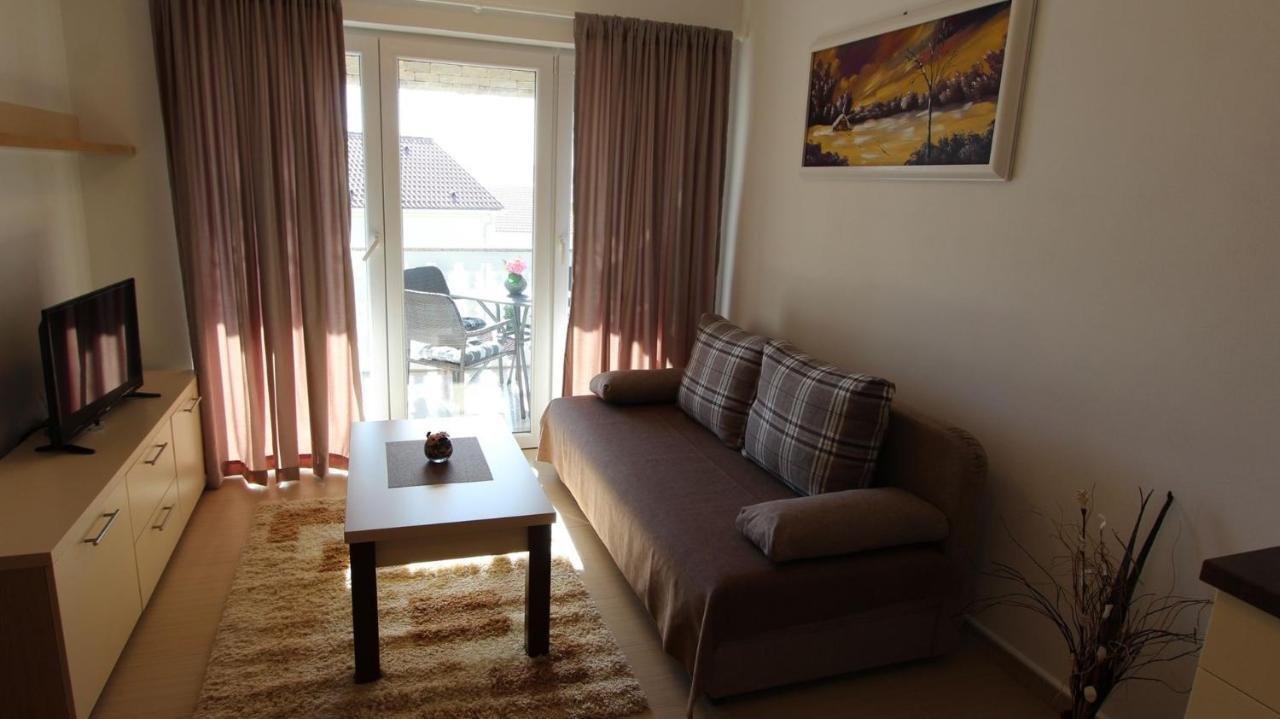Apartments Jela Sveti Vid-Miholjice Екстер'єр фото