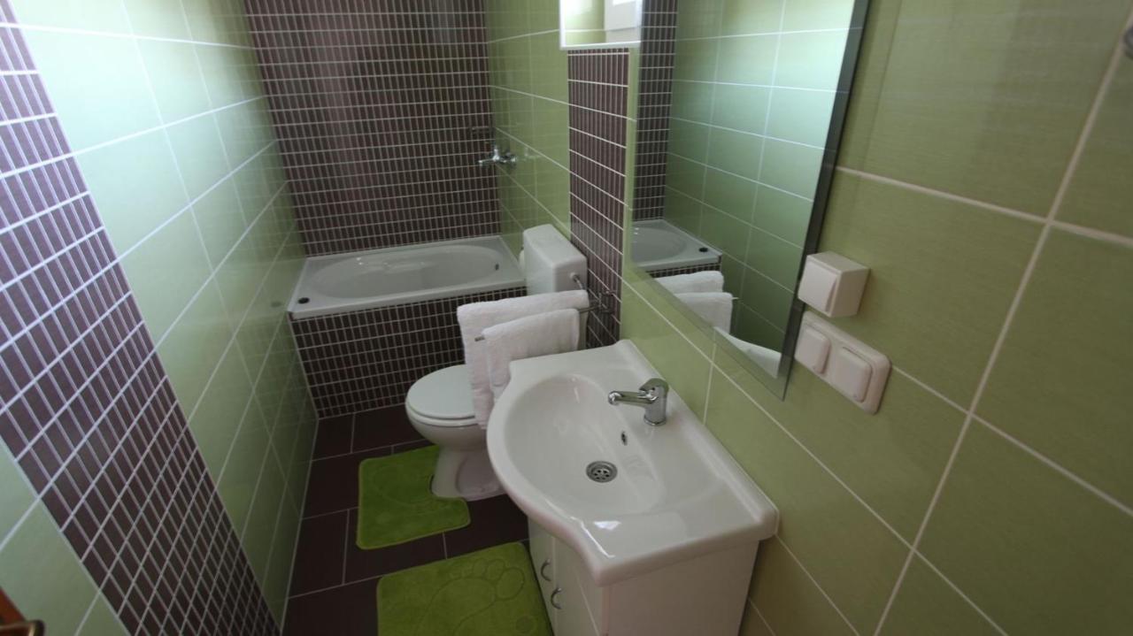 Apartments Jela Sveti Vid-Miholjice Екстер'єр фото