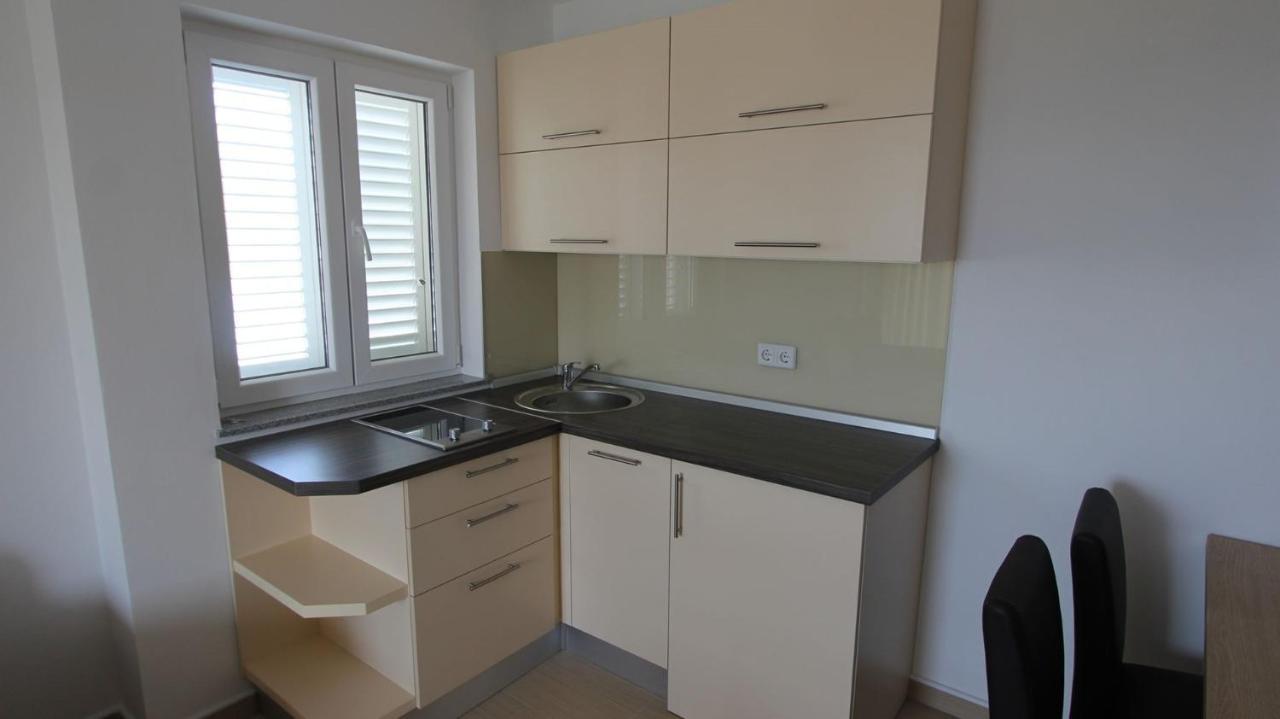 Apartments Jela Sveti Vid-Miholjice Екстер'єр фото