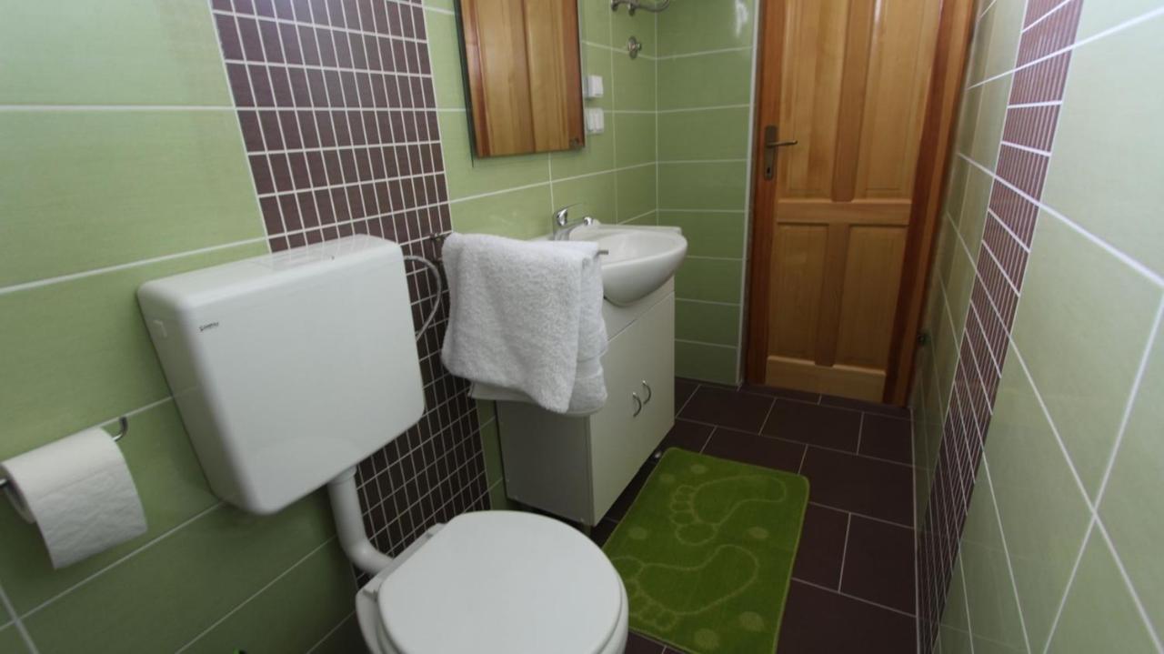 Apartments Jela Sveti Vid-Miholjice Екстер'єр фото