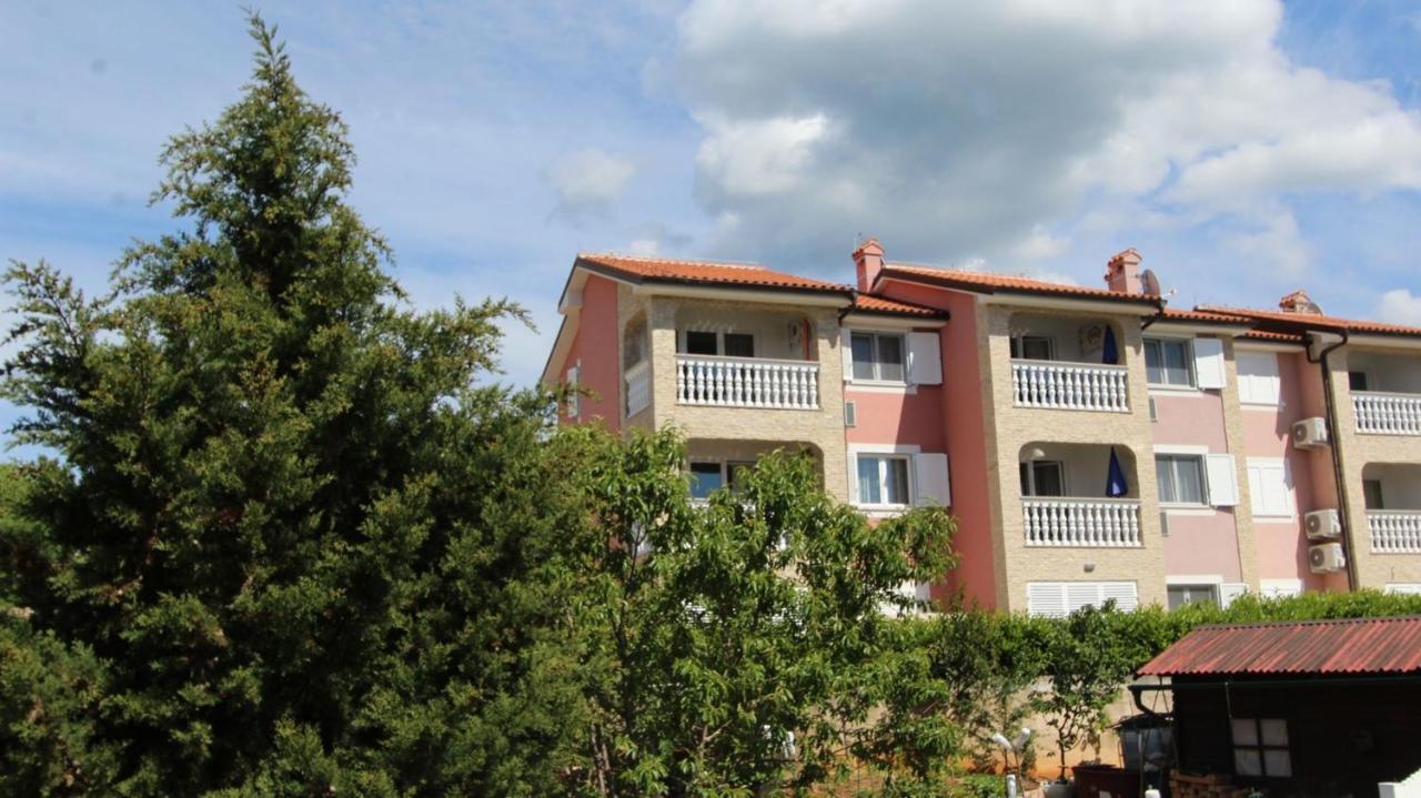 Apartments Jela Sveti Vid-Miholjice Екстер'єр фото