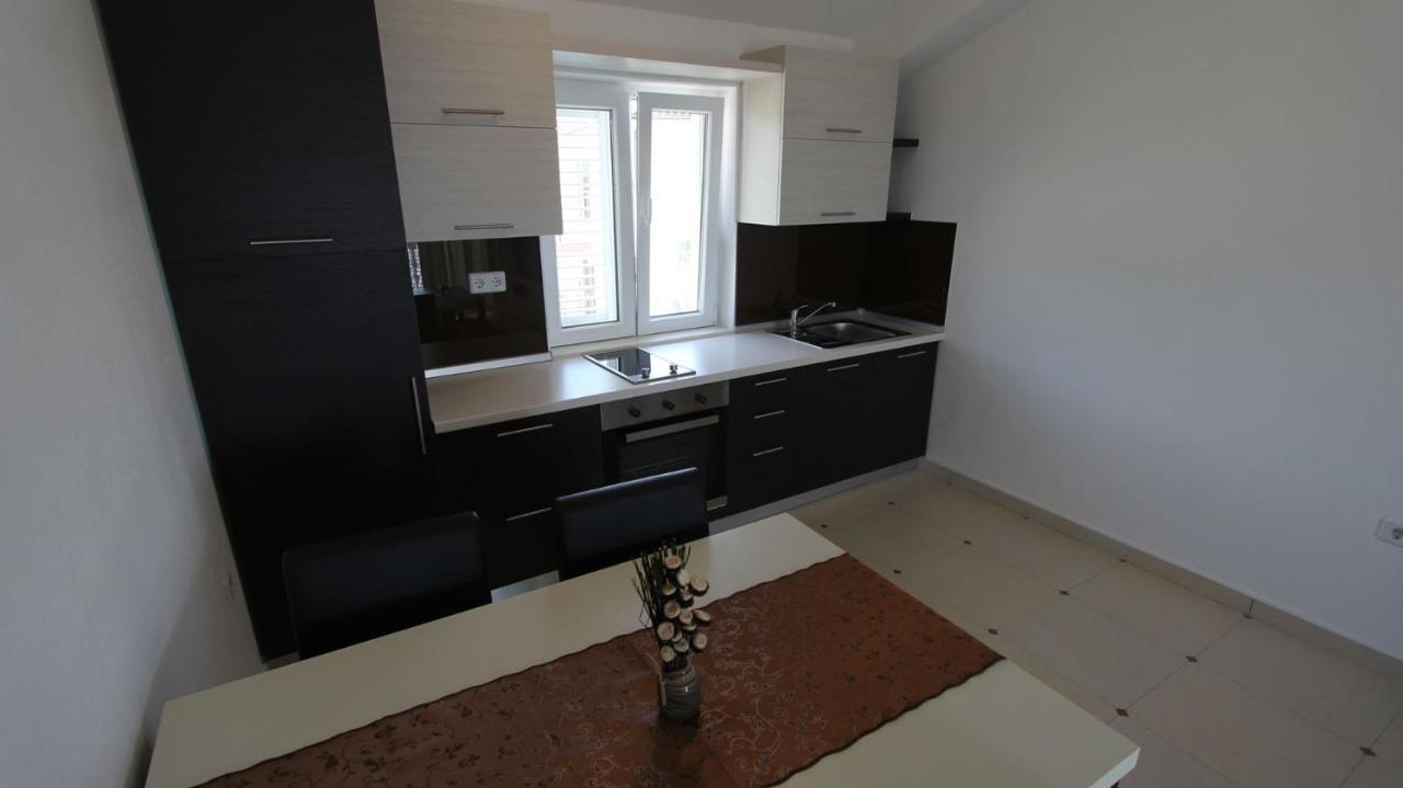 Apartments Jela Sveti Vid-Miholjice Екстер'єр фото